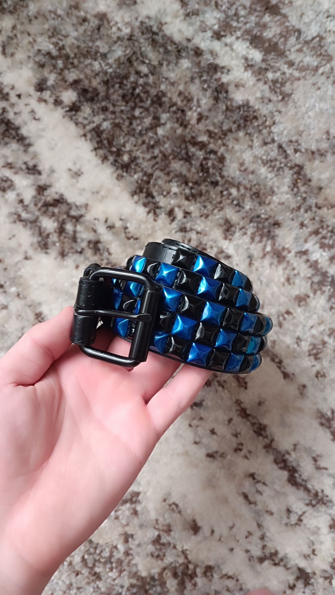 New Rock type punk belt with metal pyramids