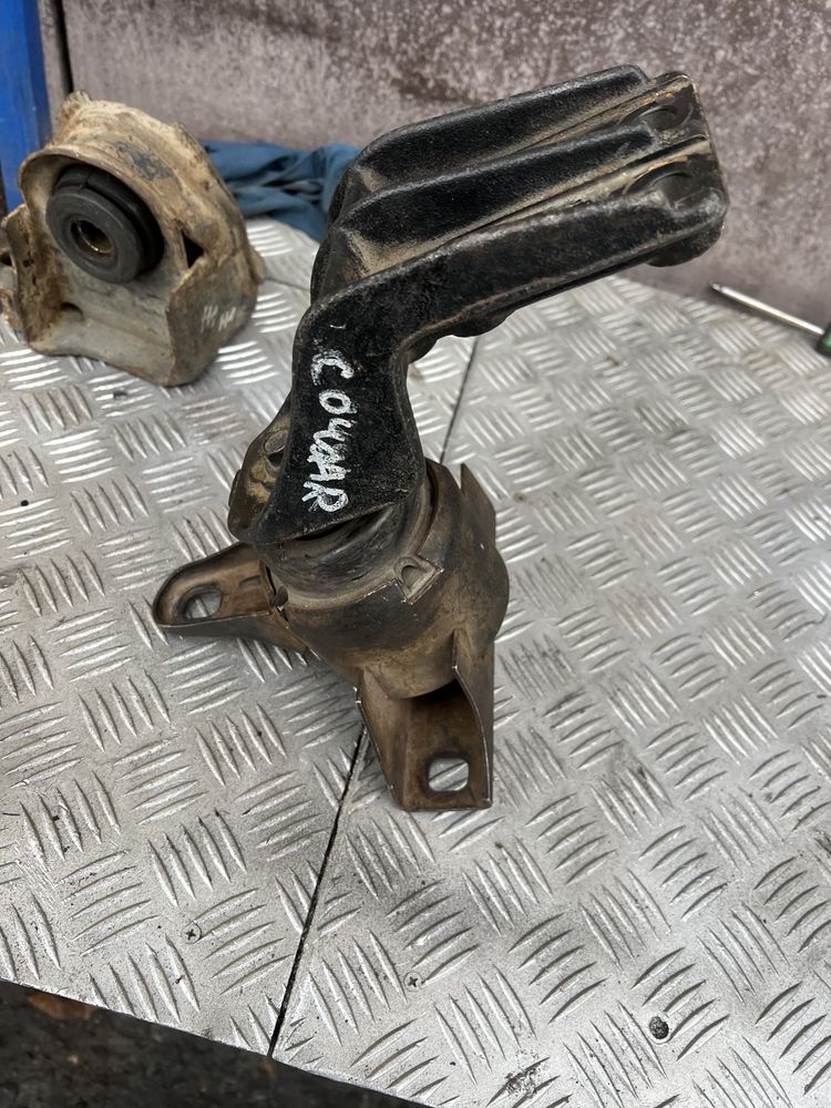Подушка двигателя мотора форд кугар ford cougar 2.5