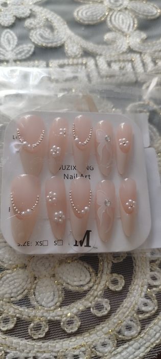 Sztuczne paznokcie, tipsy ręcznie robione. Nowe