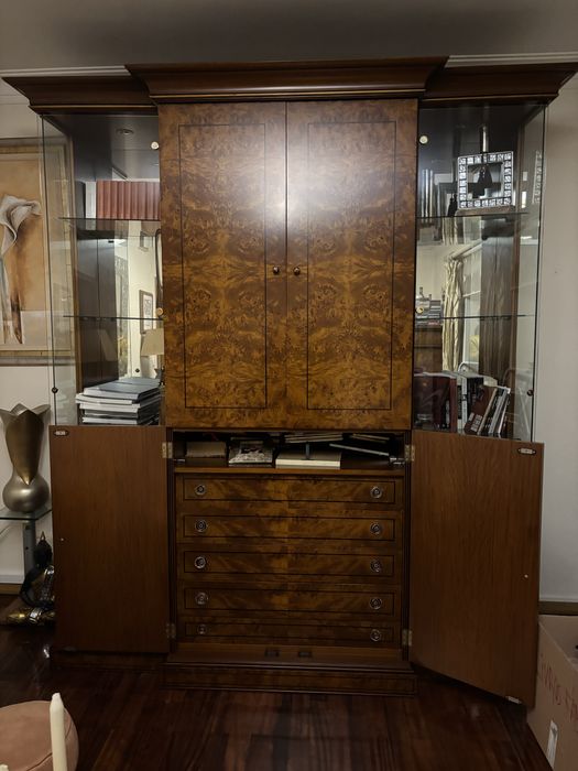 Armário / estante vintage premium com iluninacao interior