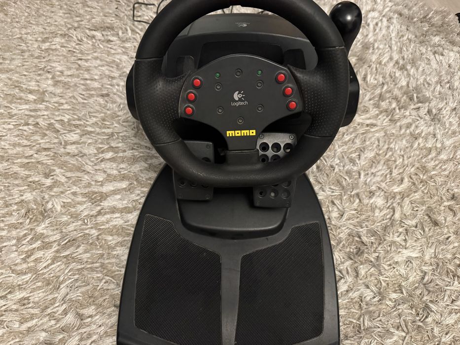 Руль Logitech MOMO Racing