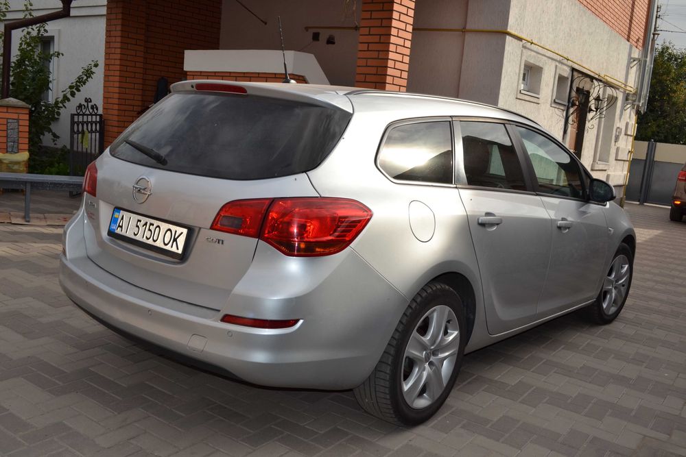Продам Opel Astra J