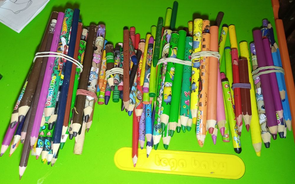 Paka kolorowych kredek 110 sztuk