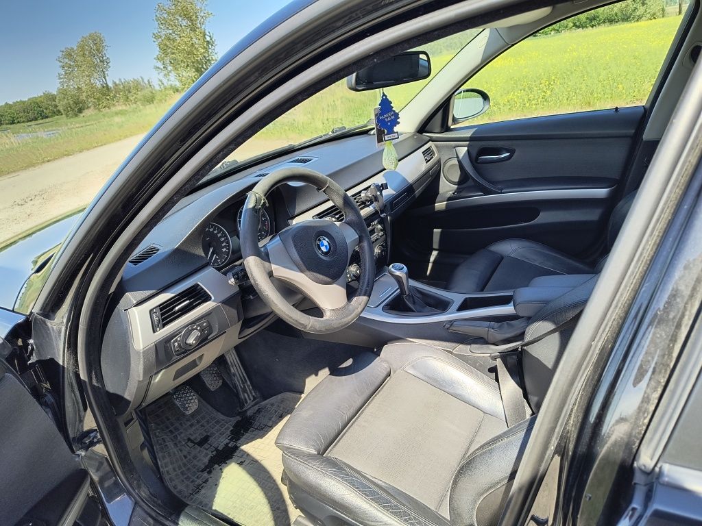 BMW E90 2.0 benzyna
