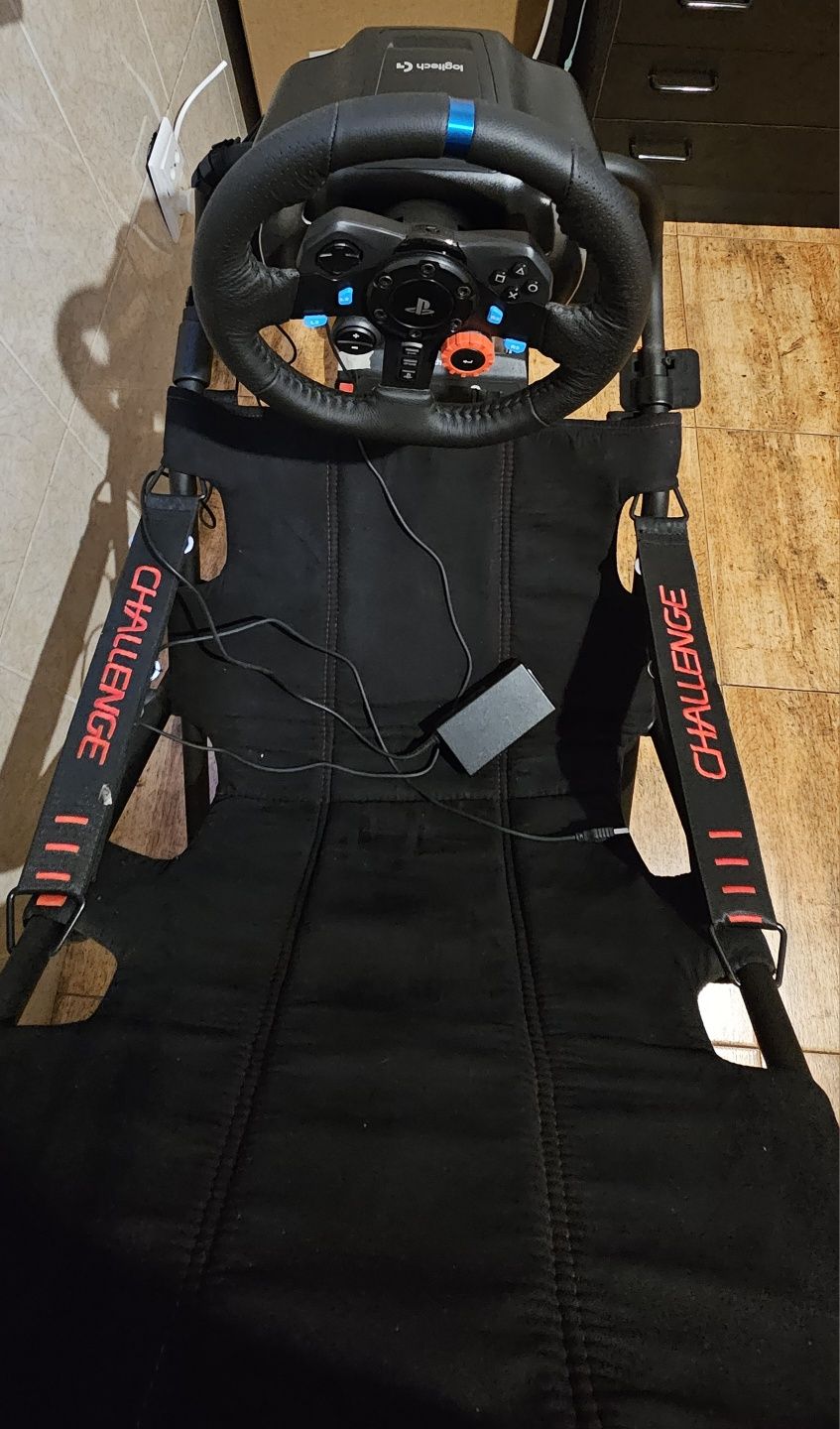Volante Logitech G29 Com Cadeira