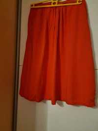 Czerwona spódnica marki Reserved