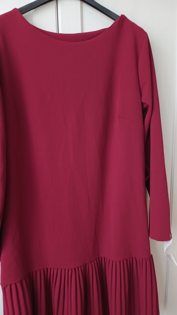 Bordowa sukienka elegancka z plisami m/l