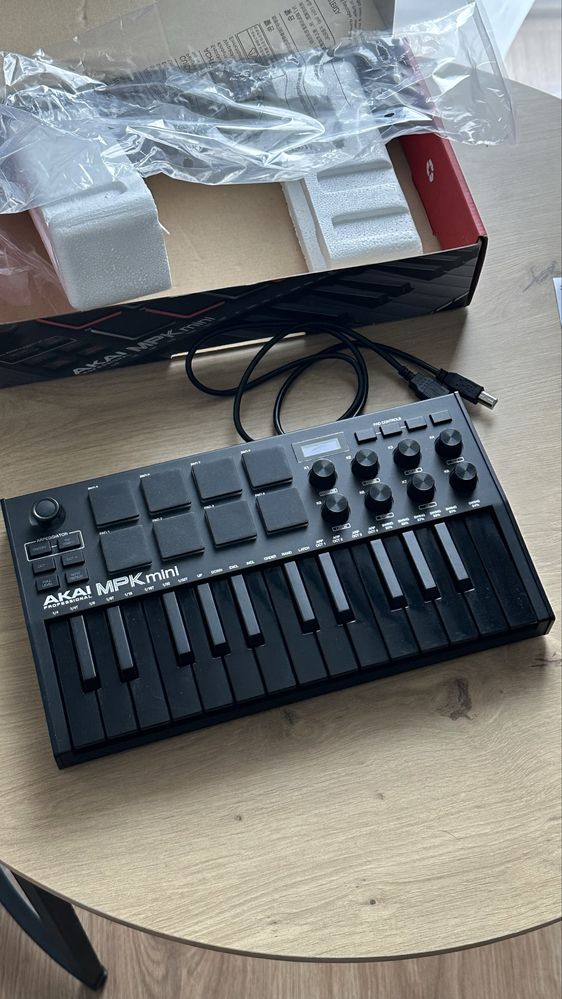 AKAI MPK Mini MK3 – Klawiatura MIDI 25 klawiszy