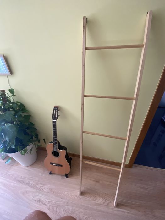 Porta roupa em escada