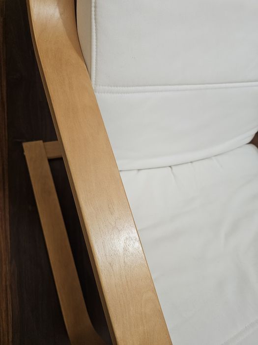 Poltrona Poäng com repousa-pés Ikea