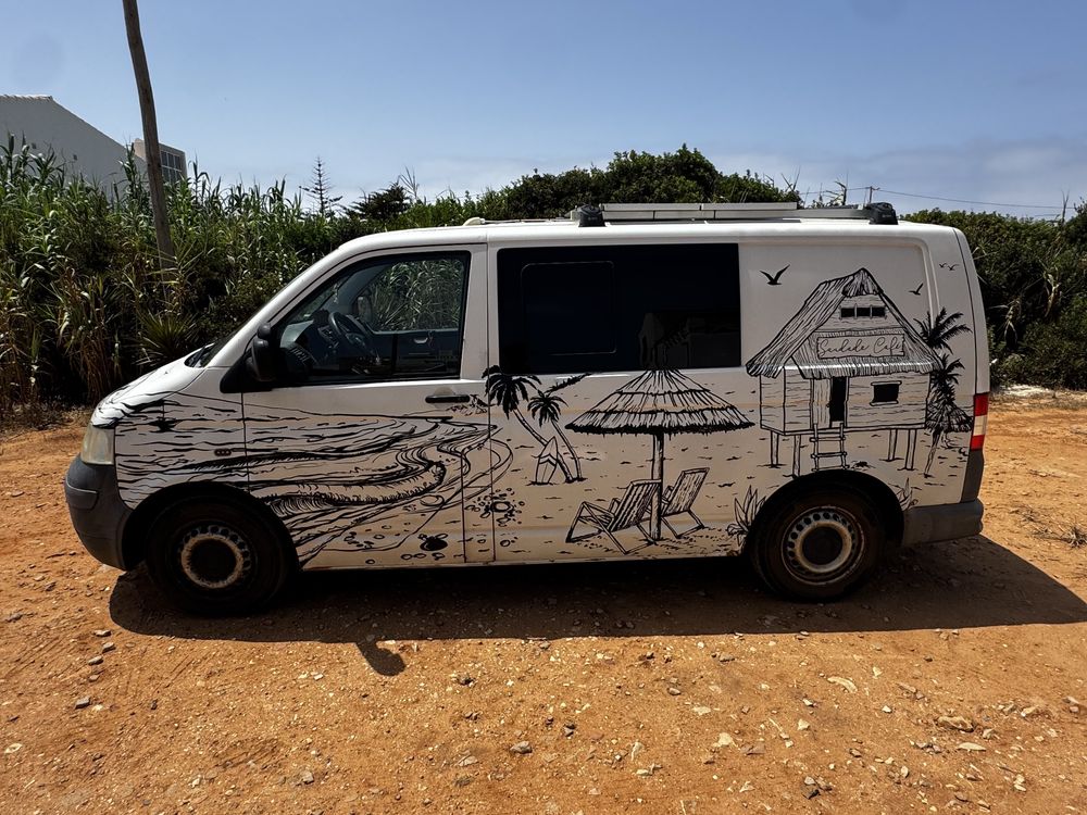 VW T5 Transporter convertido em Camper