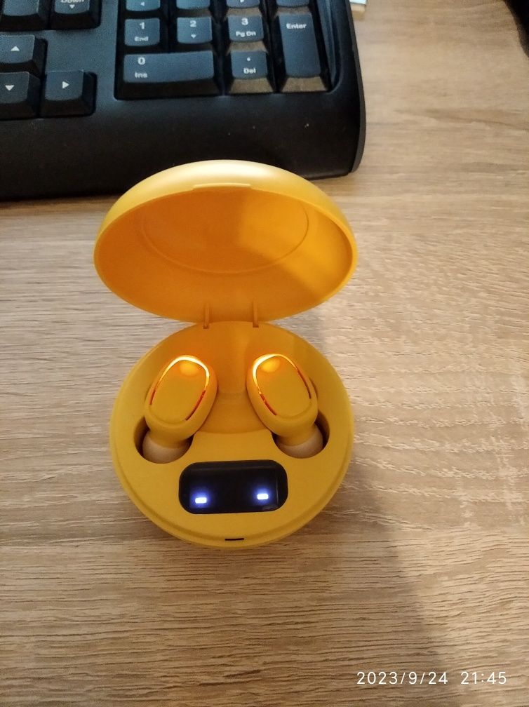 Nowe słuchawki bezprzewodowe A10 żółte +powerbank
