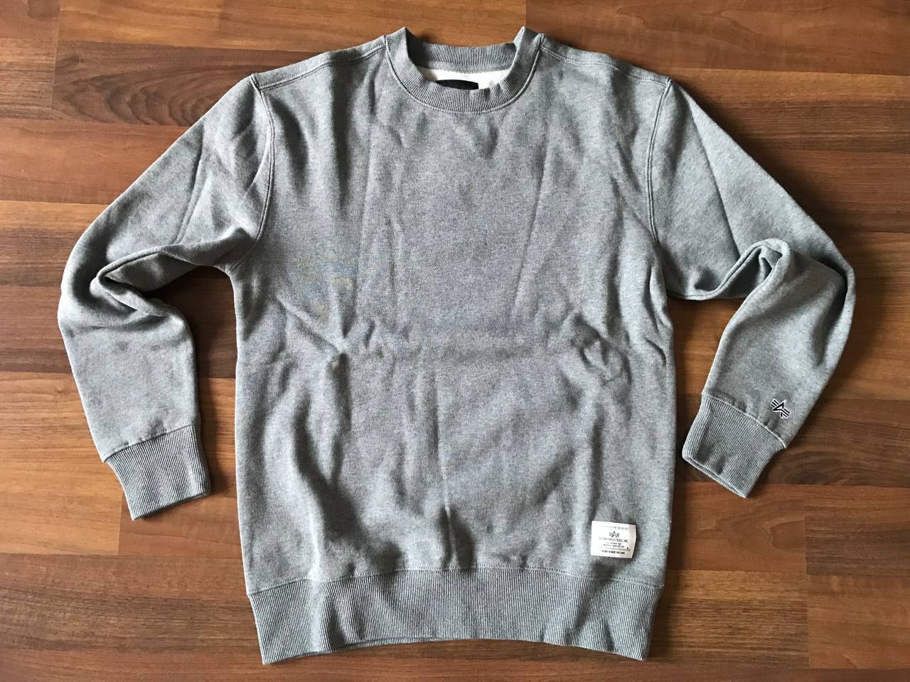 Alpha Industries Essential Crew Neck - XS