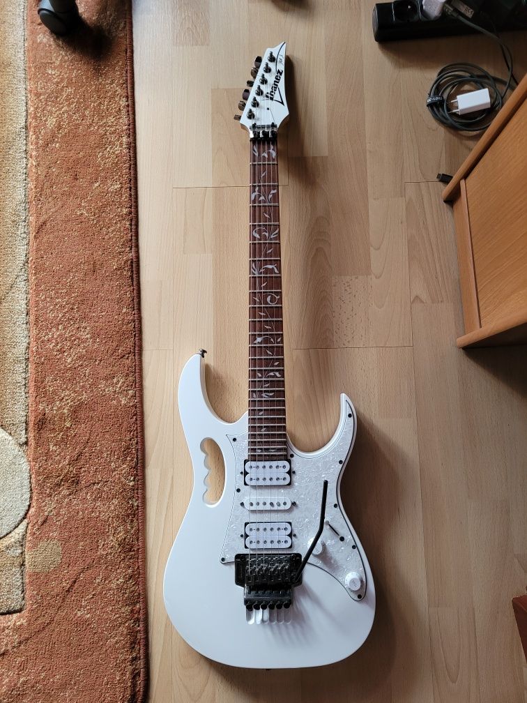 Gitara elektryczna Ibanez Jem Jr (Steve Vai sygnatura)