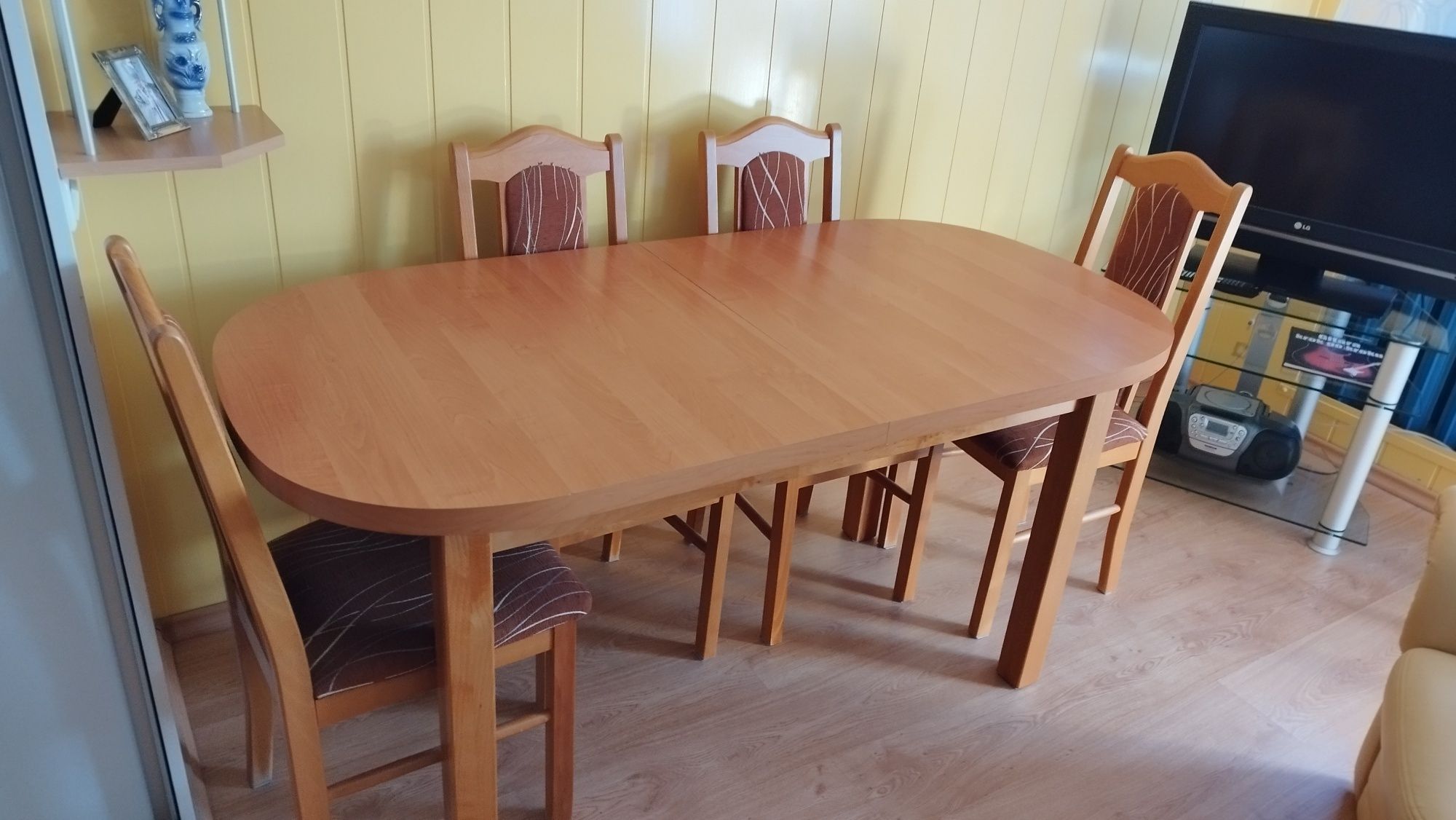 Drewniany stół z  6 szt. krzeseł stan idealny