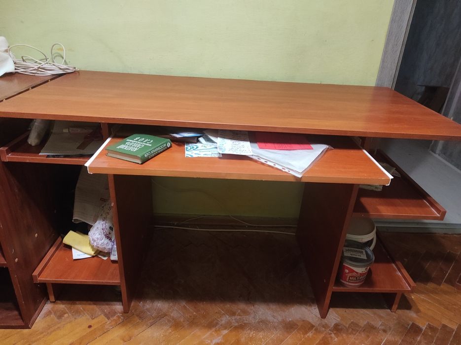 Стіл, письмовий стіл, комп'ютерний стіл