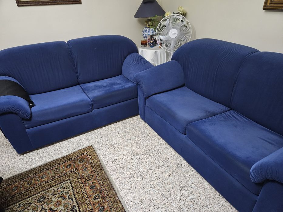 Sofá azul veludo