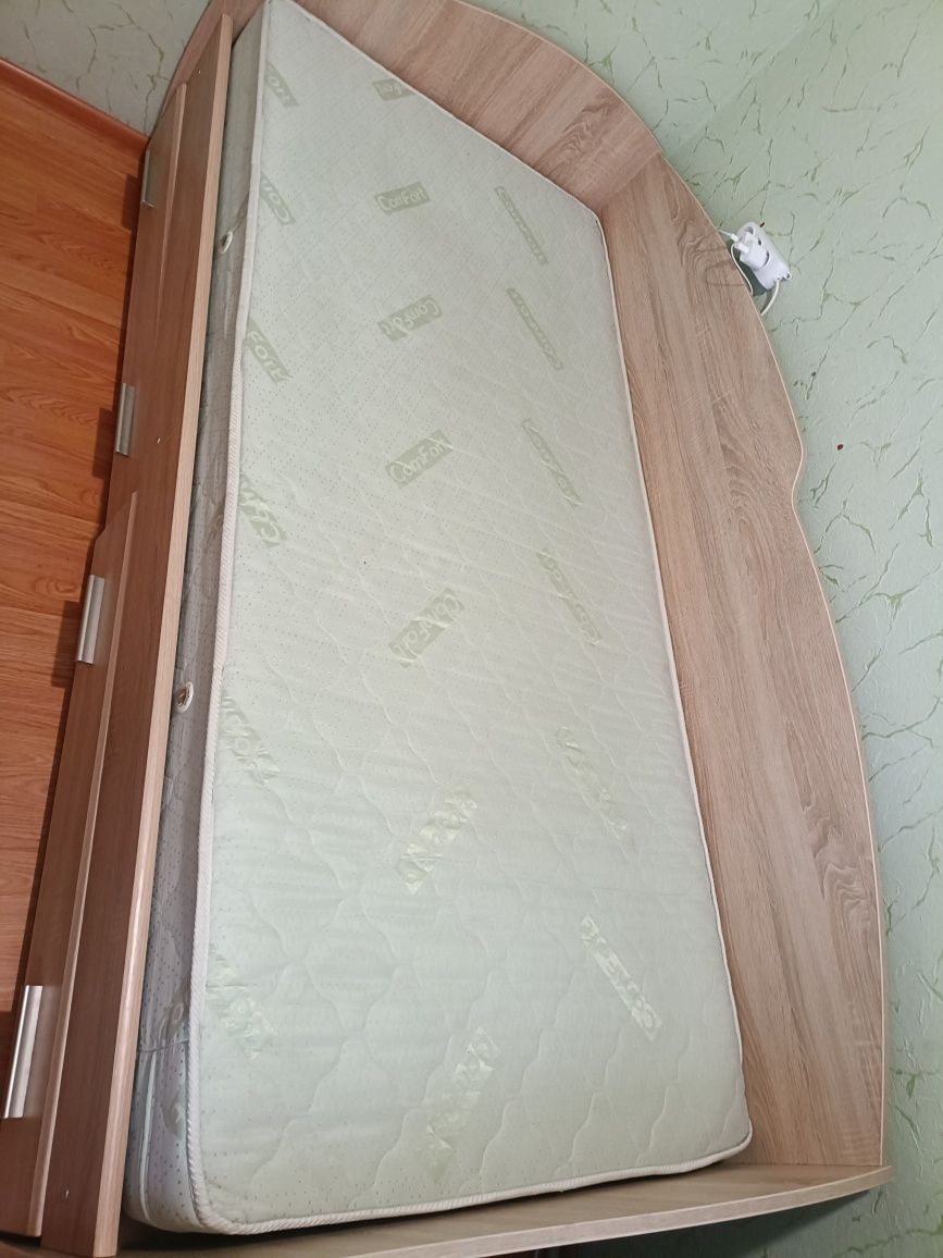 Ліжко односпальне