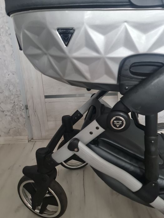 Wózek spacerowy plus gondola Junama diamond silver
