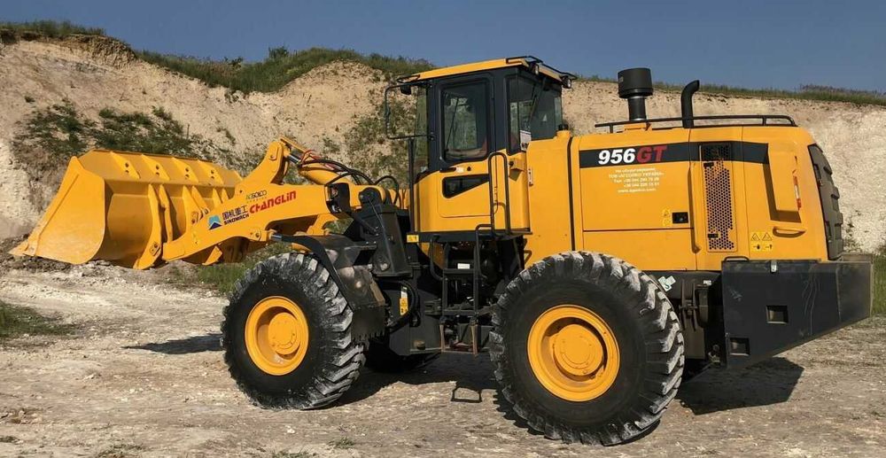 Оренда/послуги! екскаватора навантажувача JCB 3-4 CX Самоскиди та інше