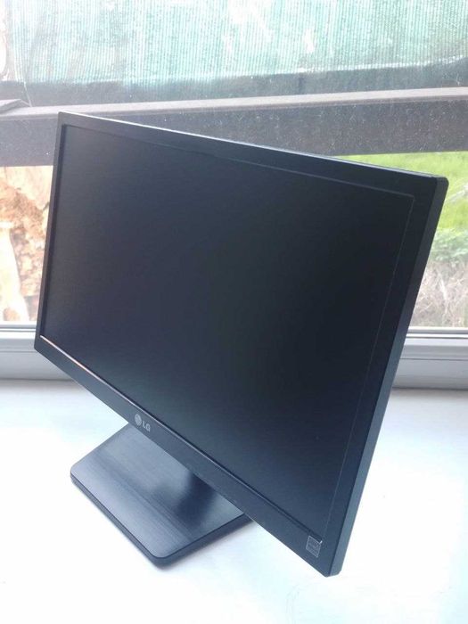 Монитор LG Flatron E2242C-BN
