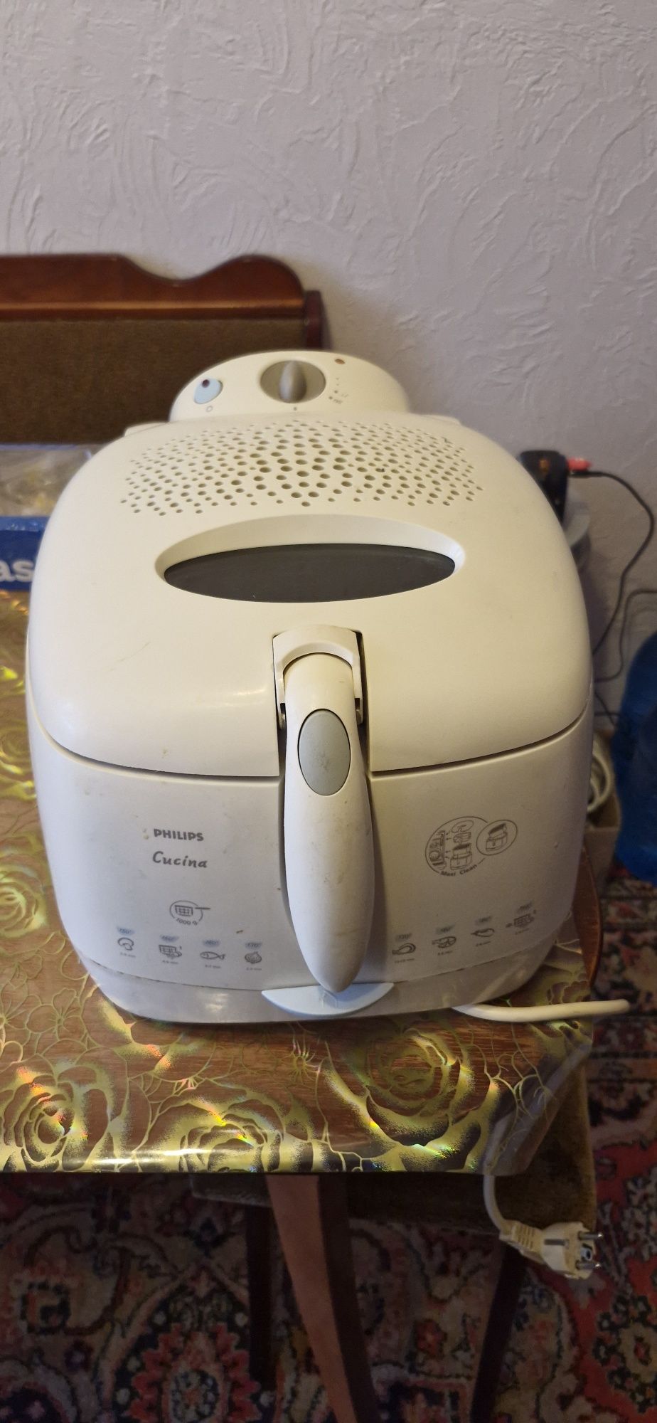 Фритюрниця Philips Cucina HD 6140
б/у.
Рабочая, в использовании