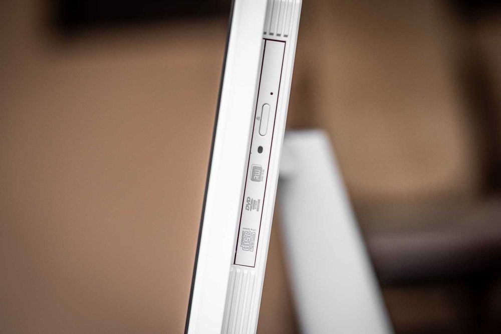 komputer All-In-One Lenovo i5/8GB/256GB SSD/Full HD/Windows licencja