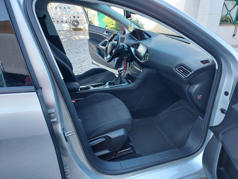 Peugeot 308 1.6HDI Active 17J