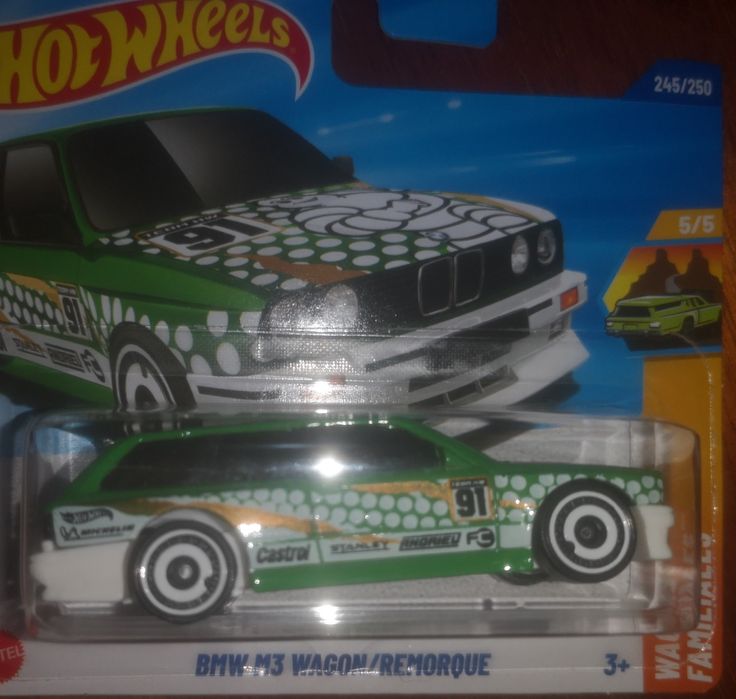 Hot wheels novo em cartela