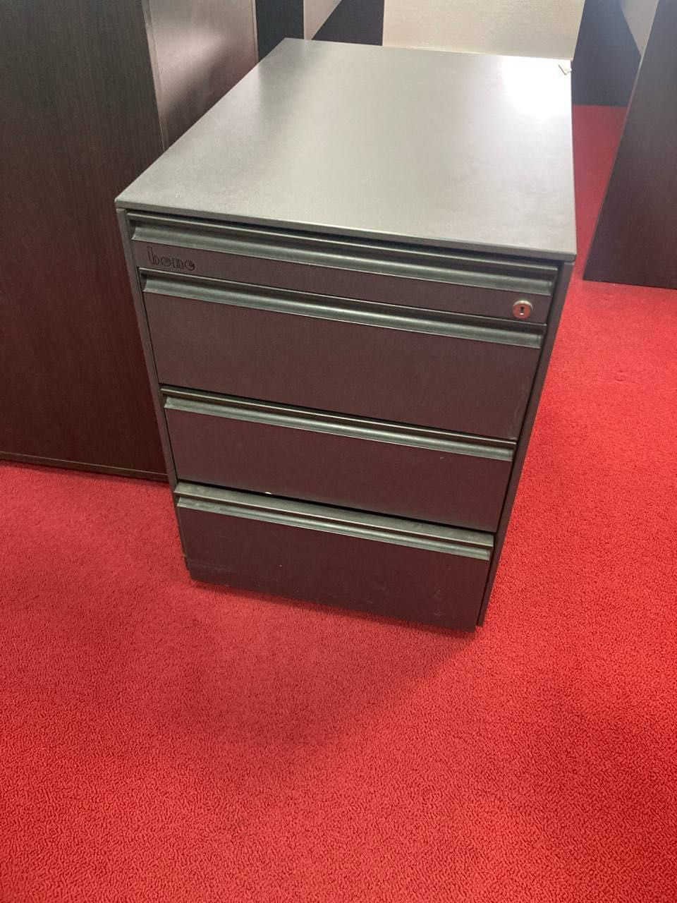 шафа купе тумби столи крісла