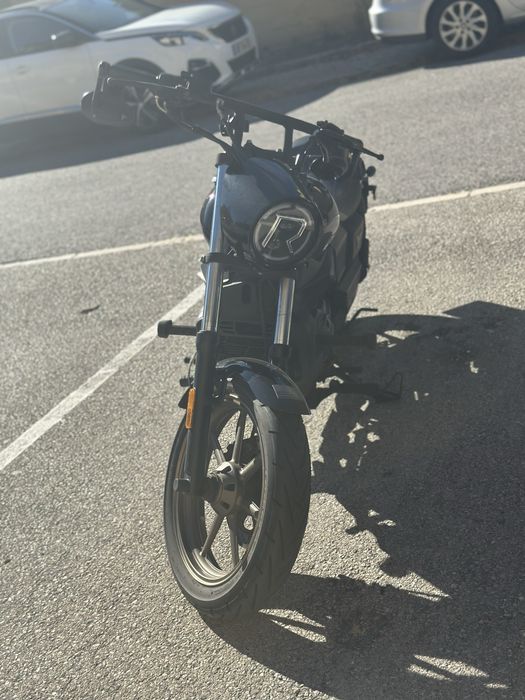 Mota Um Renegade 125cc com garantia ainda