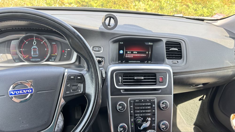 Volvo v60 D6 plug in hybrid