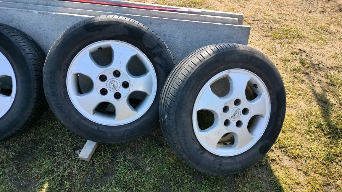 Sprzedam kpl kół letnich 195/65R15