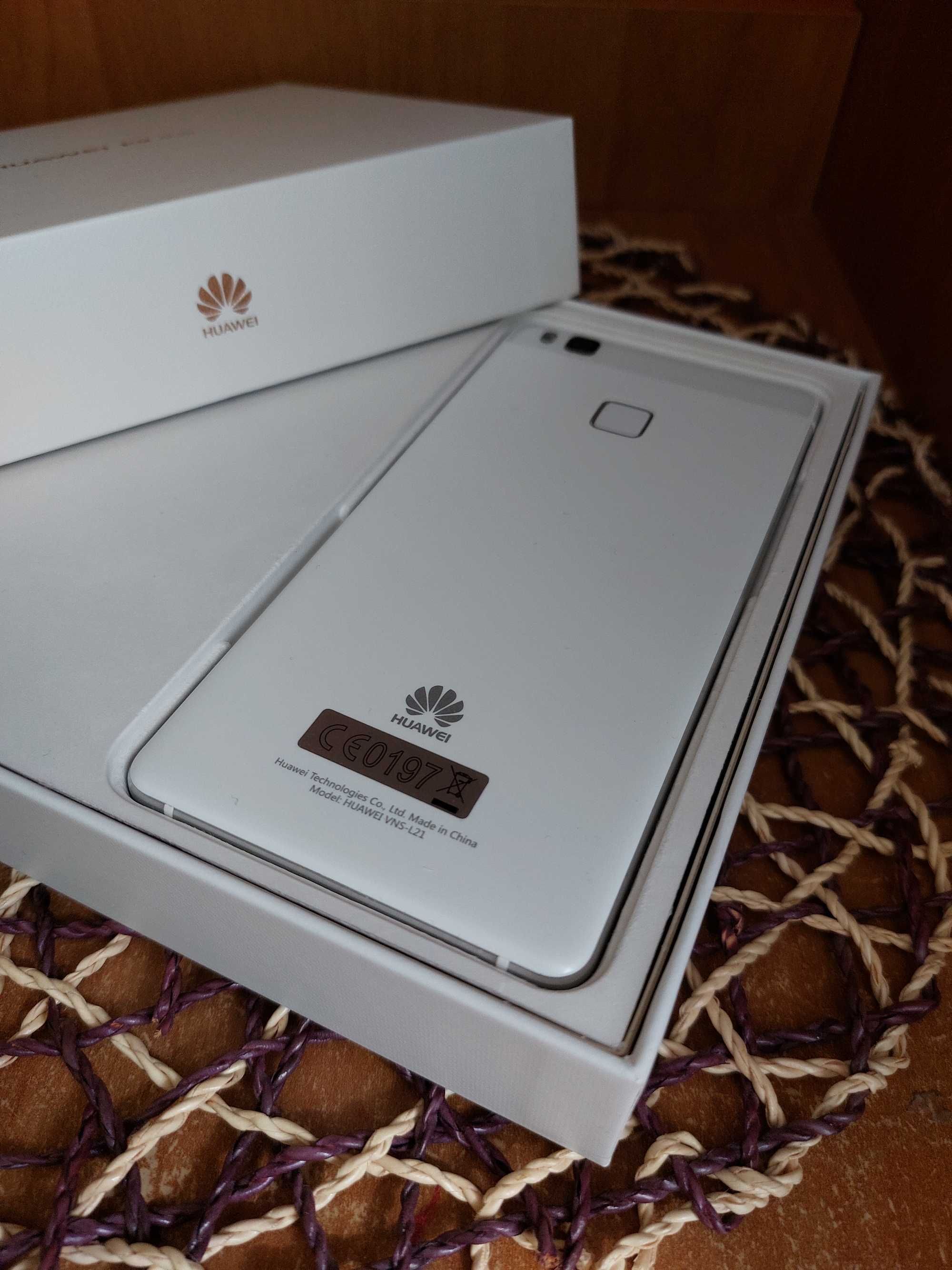 Huawei P9 lite biały + słuchawki + ładowarka (stan idealny)