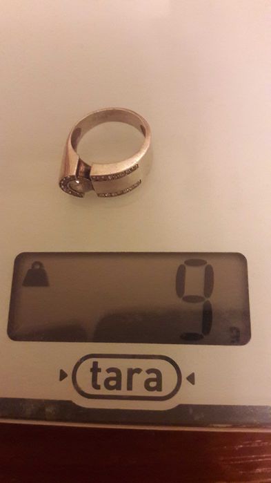 Серебряный гарнитур: перстень и серьги.