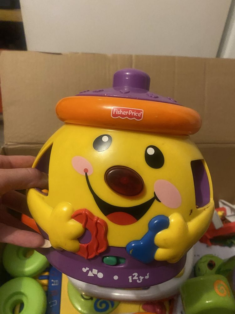 Karton zabawek dla dziecka