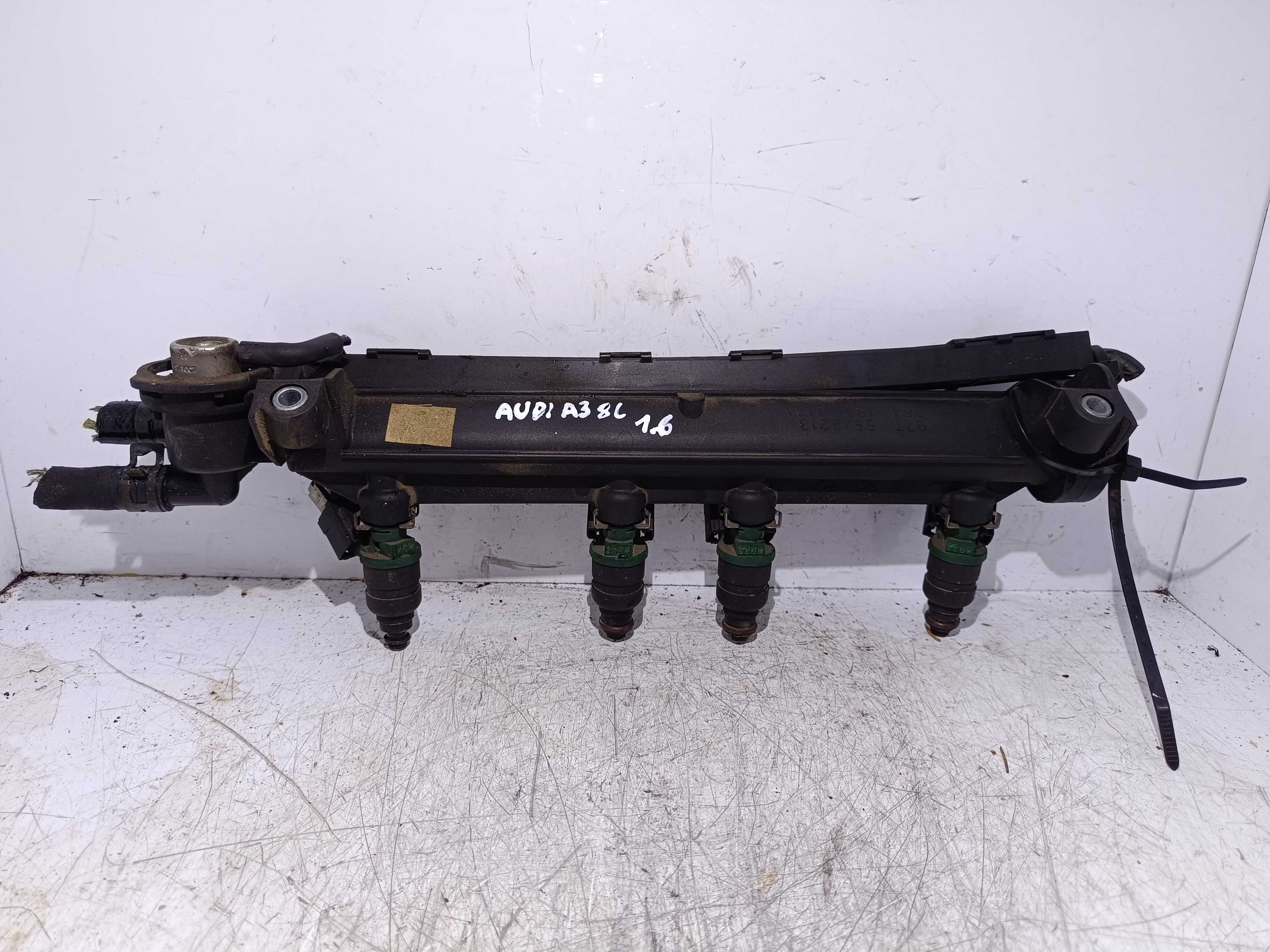 Listwa wtryskowa AUDI A3 8L 1.6