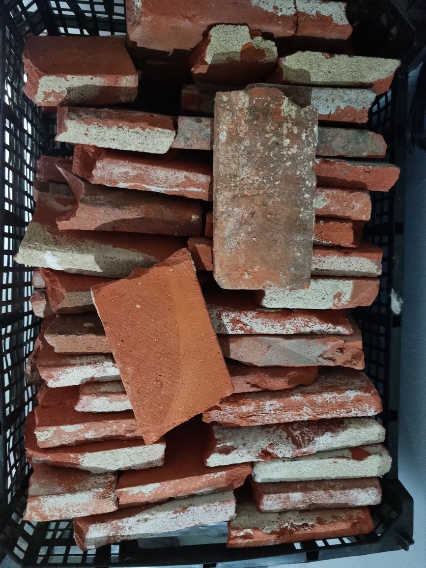 Płytki z cegły stary mur 4 skrzynki