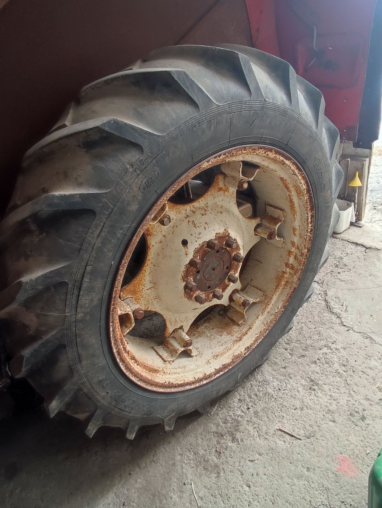 zetor kola opony 32 / 12,4 ursus  gwiazda,rawka , opona