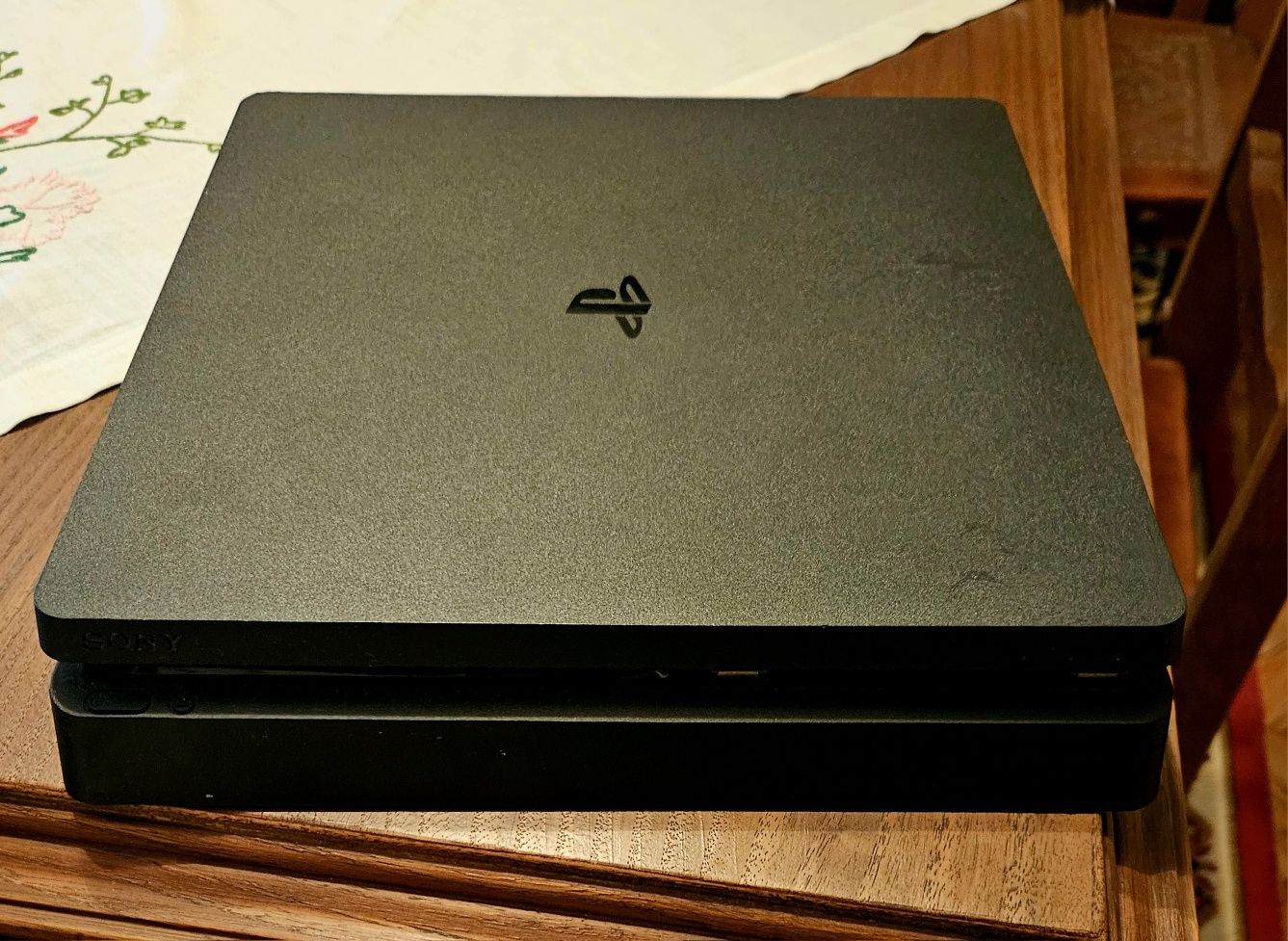 Playstation 4 (PS4)