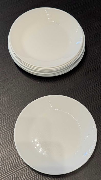 Conjunto de 11 pratos de sobremesa em cerâmica