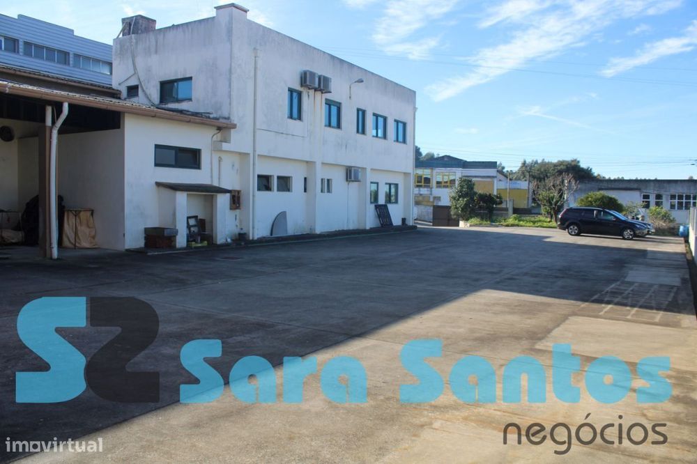 Armazém industrial localizado em Lourosa- Santa Maria Feira