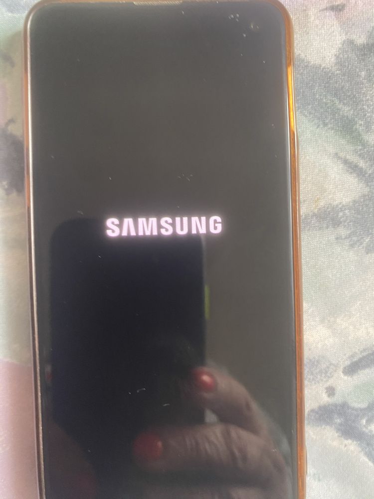 Samsung S 10e ,  nigdy nie upadł,mocno zadbany