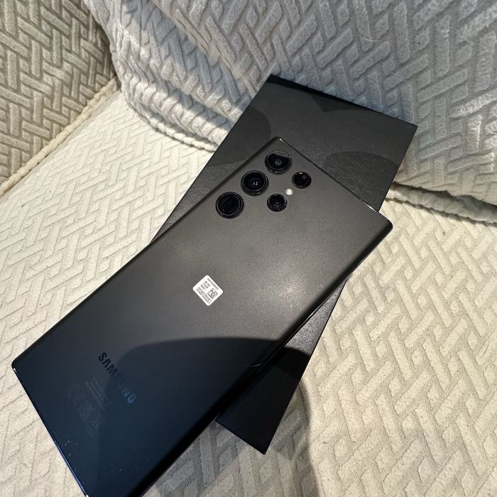 Samsung S22ULTRA 512 GB z dwoma ładowarkami indukcyjnymi i zegarkiem