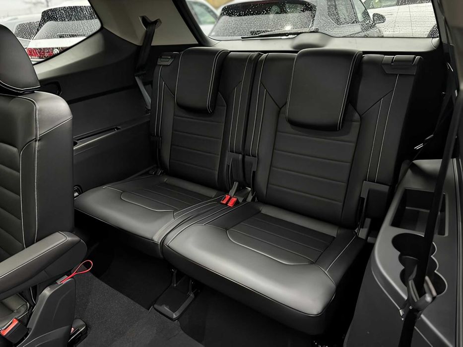 Volkswagen Atlas      2025