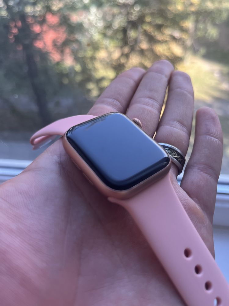 Apple Watch Series 5 40 мм