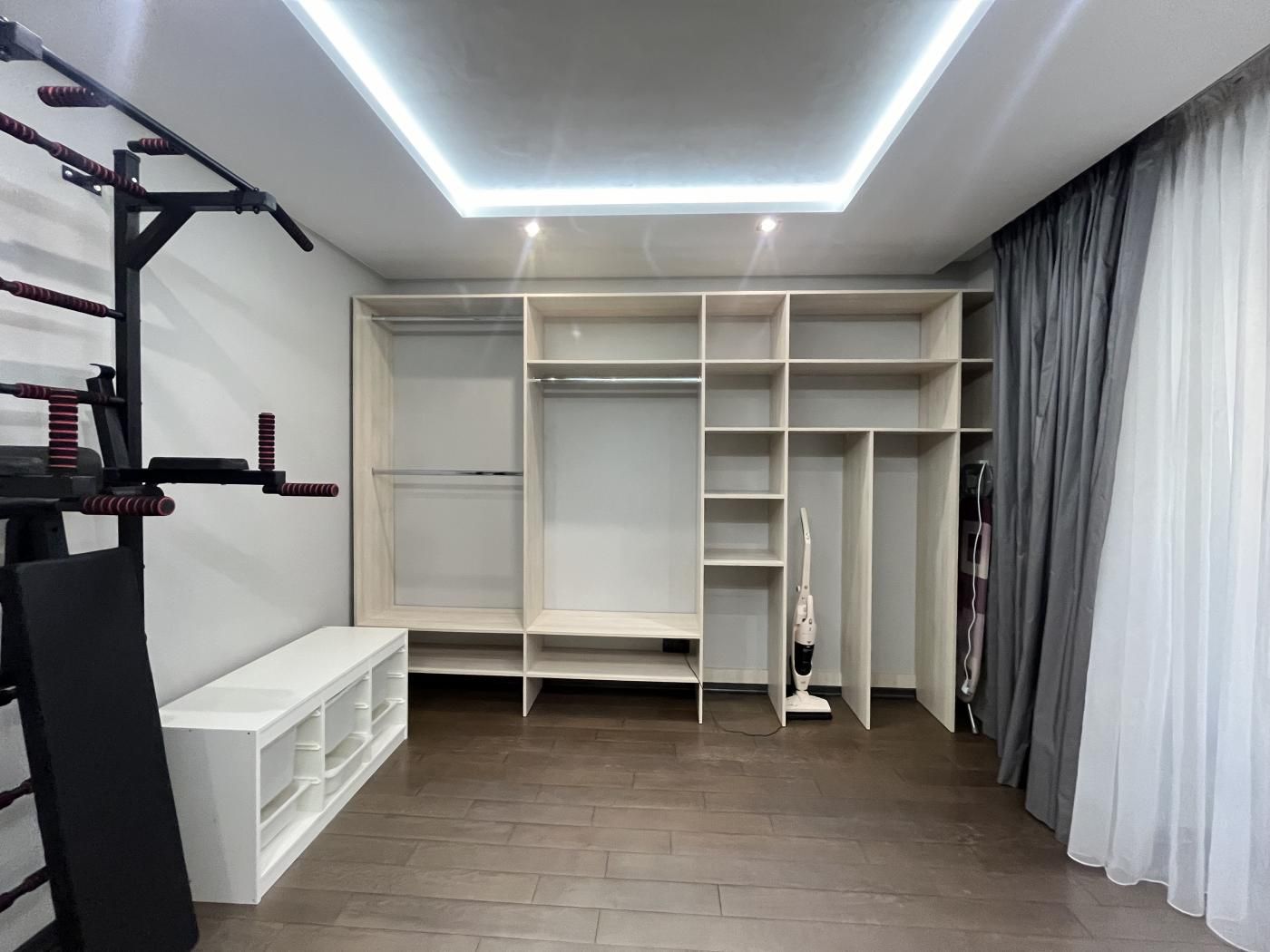 3 кімнатна квартира в центрі, якісний ремонт, хороше планування.
