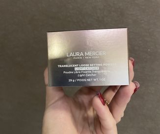 Sypki puder Laura Mercier Light Catcher nowy