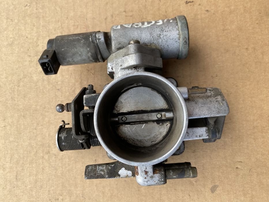 Opel Vectra B 2.0 16V przepustnica