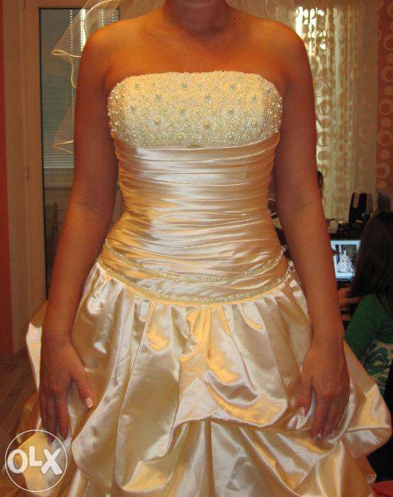 Свадебное платье или выпускное платье